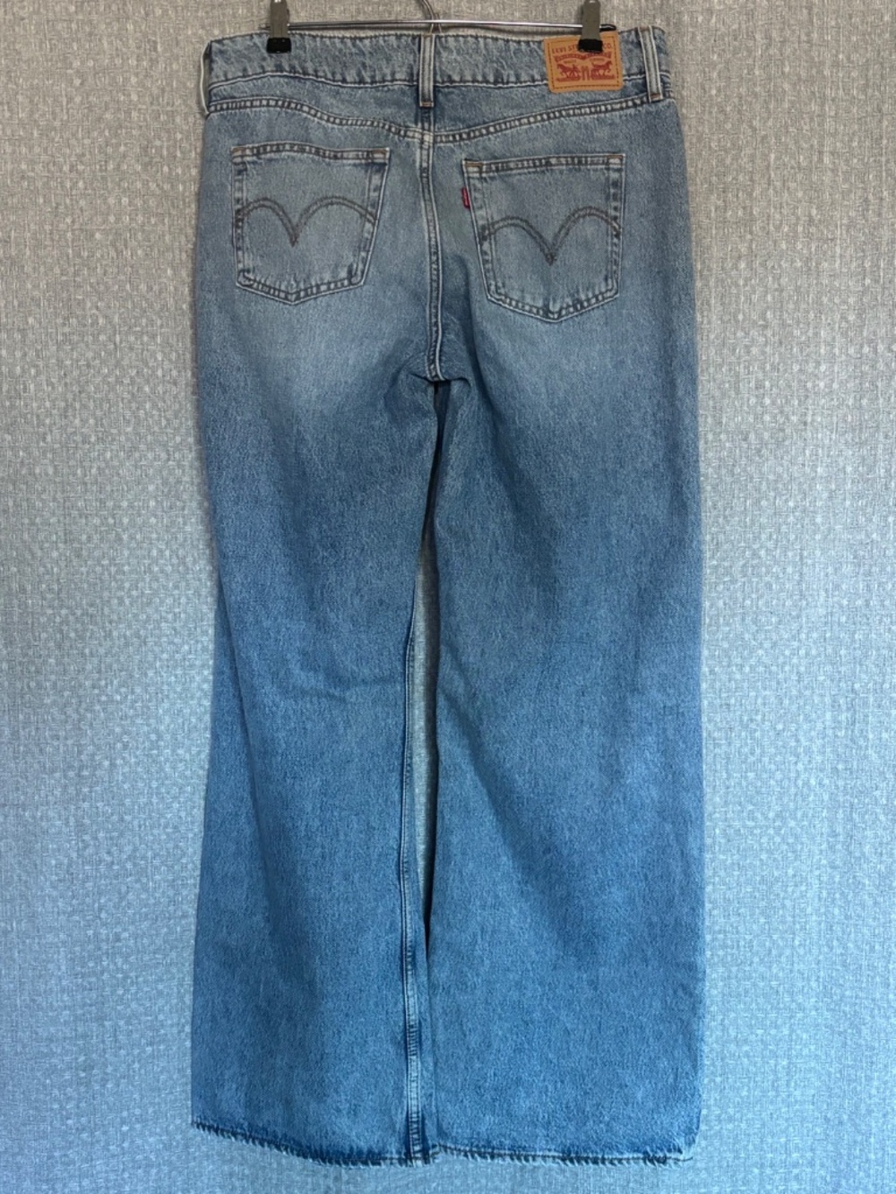 Women's Levi’s® Superlow Loose Straight-Leg Jeans Size 31 - Picture 2 of 5